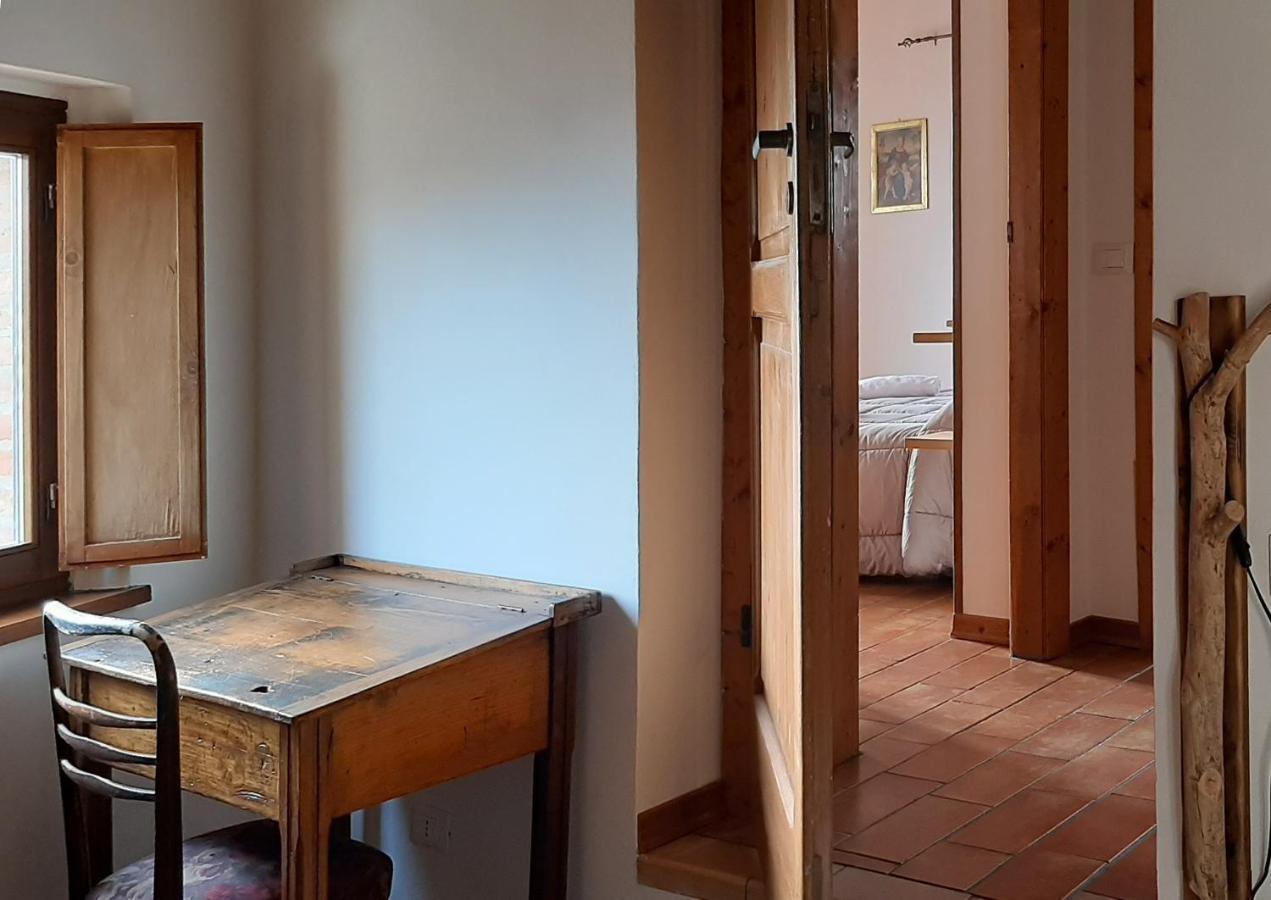 Country House Ca' Vernaccia Guest House Urbino Bagian luar foto