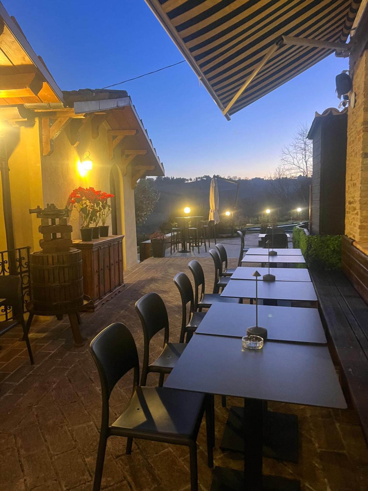 Country House Ca' Vernaccia Guest House Urbino Bagian luar foto