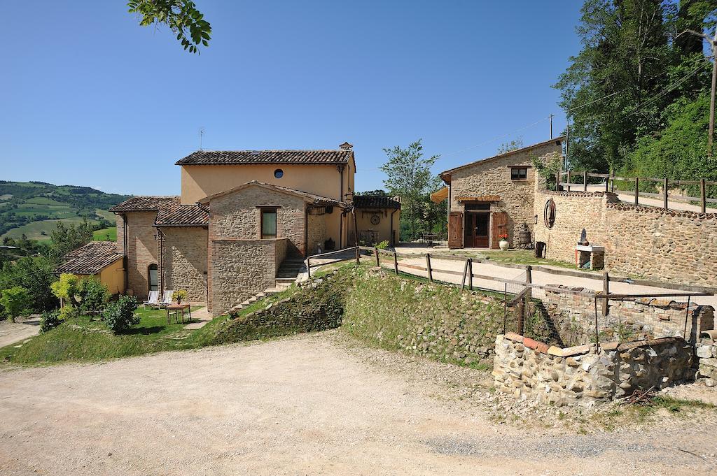 Country House Ca' Vernaccia Guest House Urbino Bagian luar foto